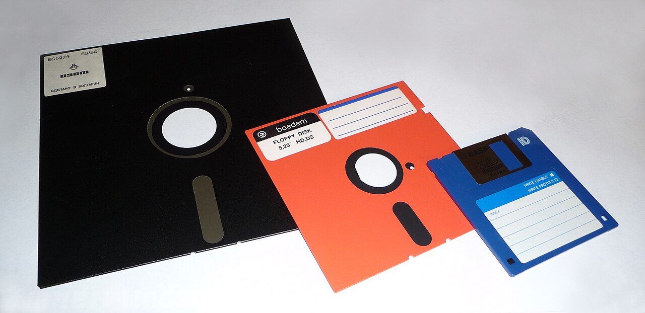 Before the widespread adoption of the web, cloud computing and USB sticks, one of the easiest ways to move data and software around was using floppy disks like these 8-inch, 5¼-inch and 3½-inch disks. Public domain image of floppy disks by George Chernilevsky on Wikimedia Commons w.wiki/8b42 💾