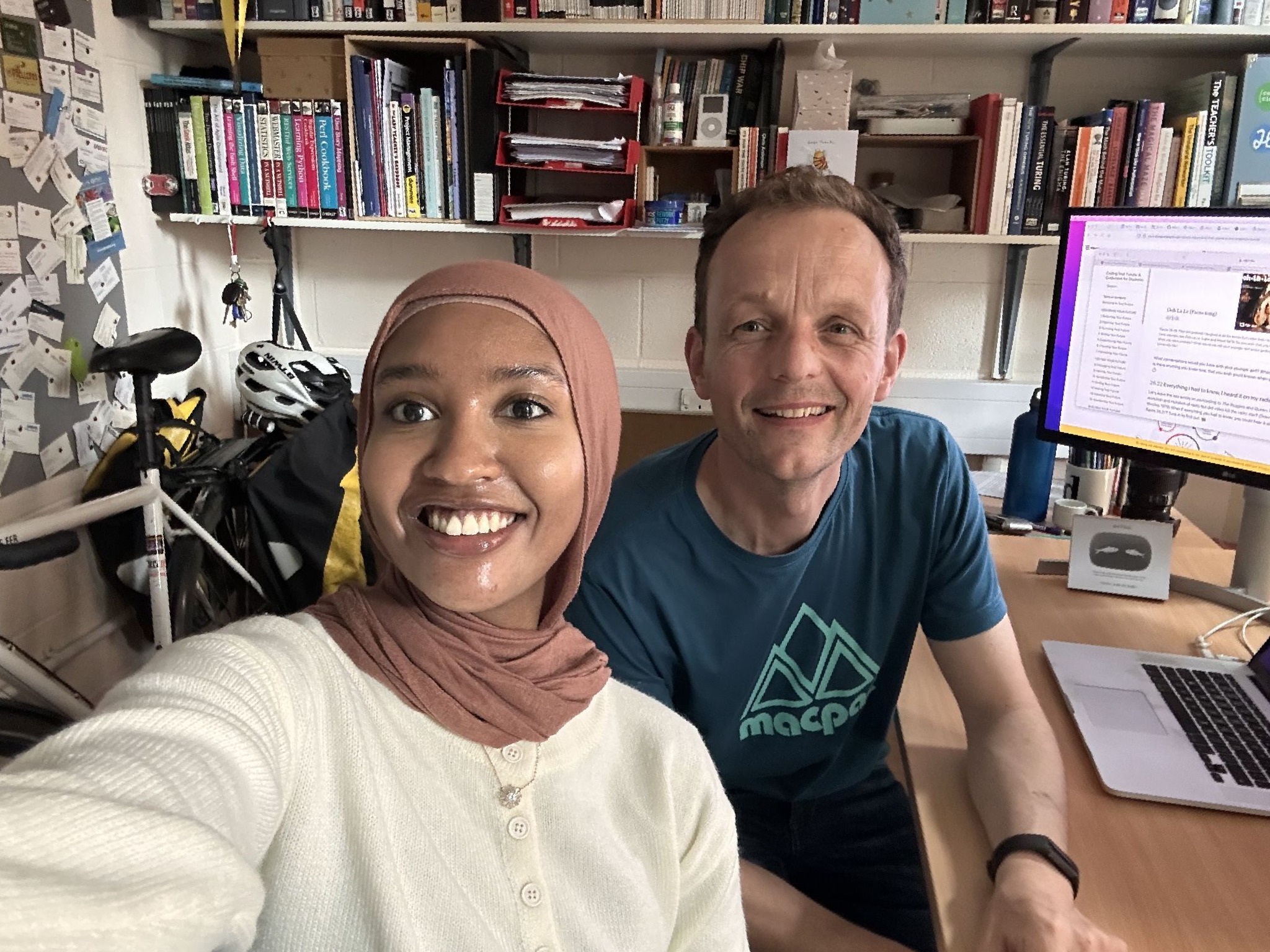 Thanks for the studio selfie by Muna 🤳